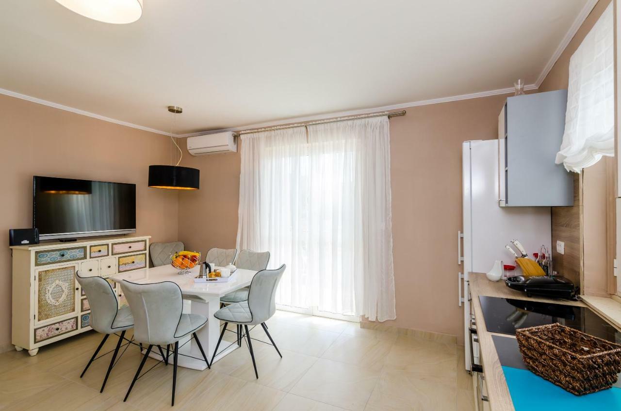 Apartment Jelena *